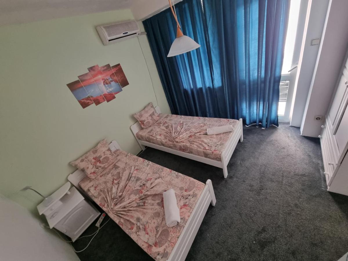 קיטן Guesthouse Flora מראה חיצוני תמונה