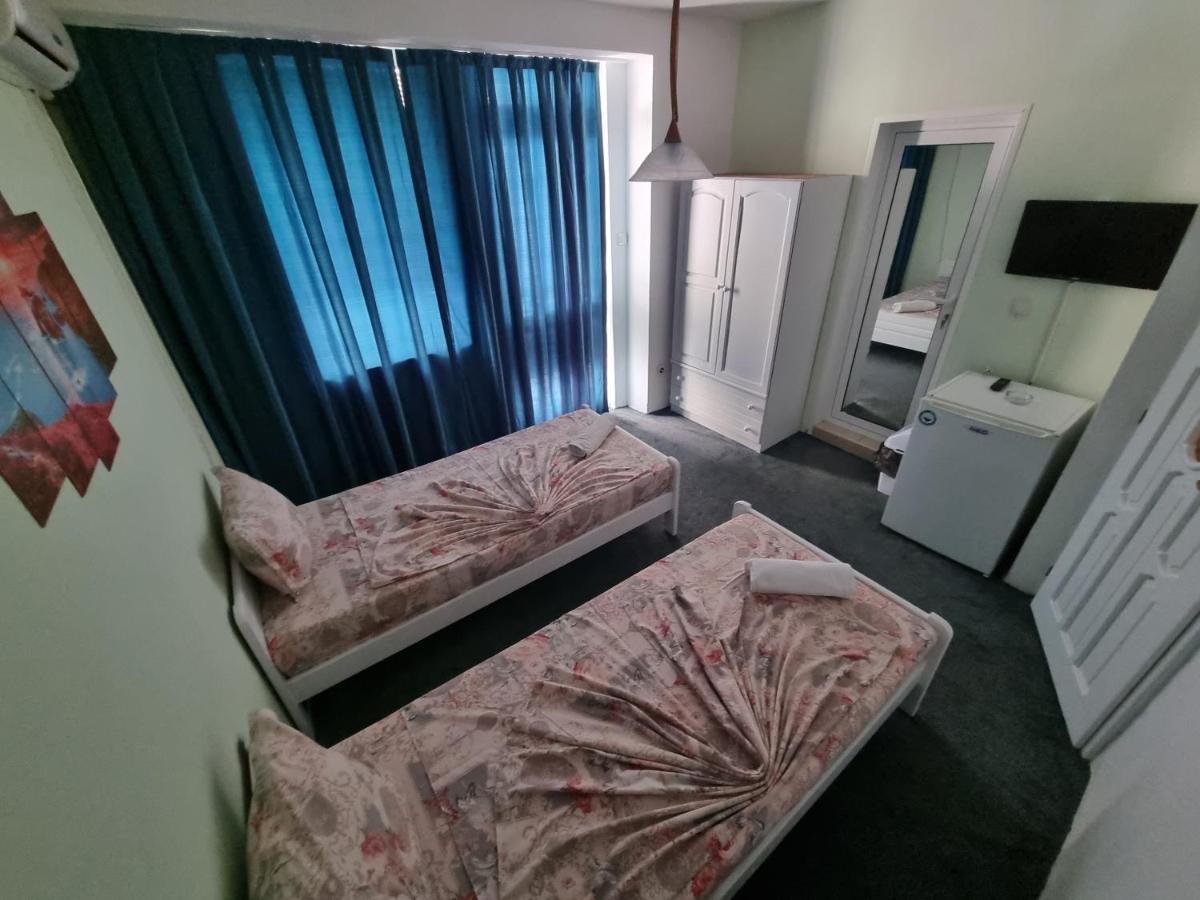 קיטן Guesthouse Flora מראה חיצוני תמונה