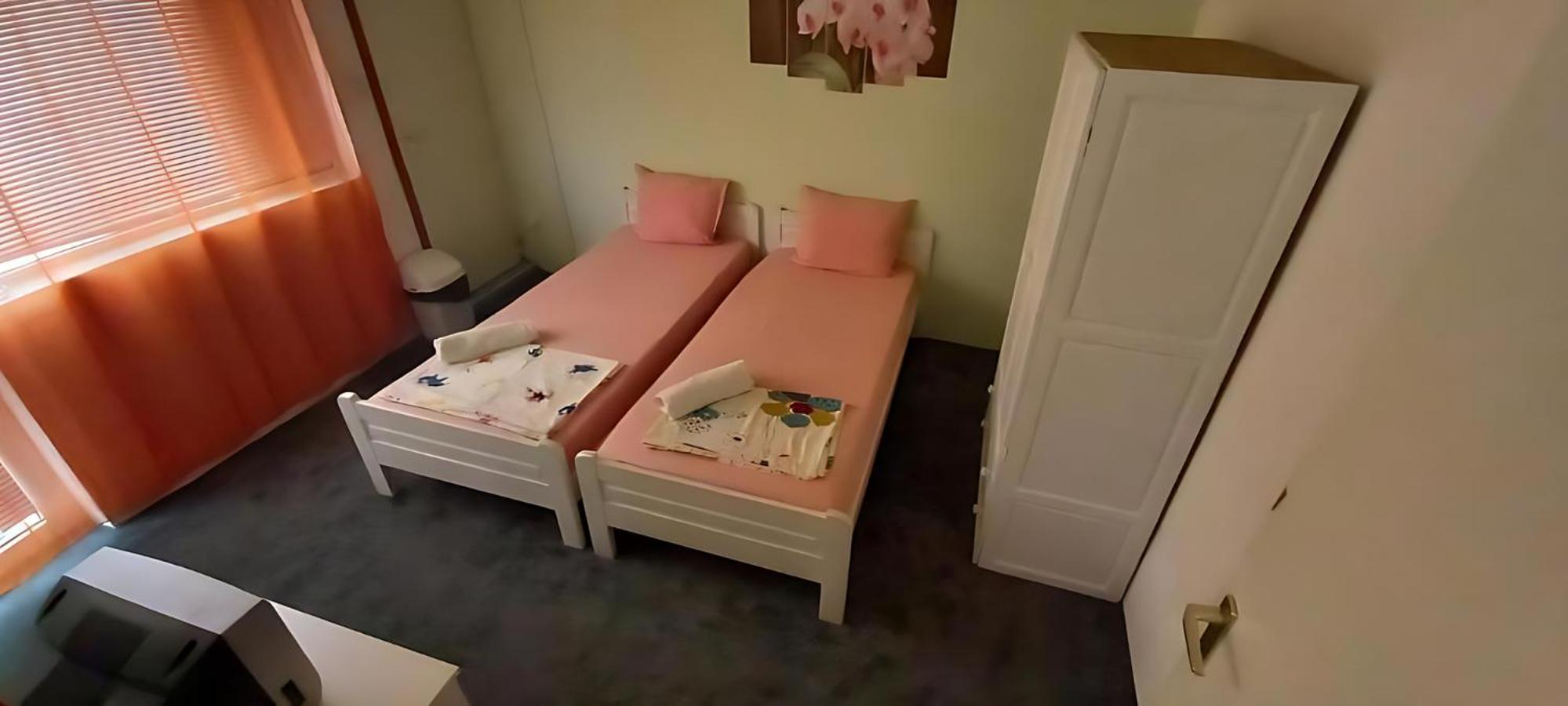 קיטן Guesthouse Flora מראה חיצוני תמונה
