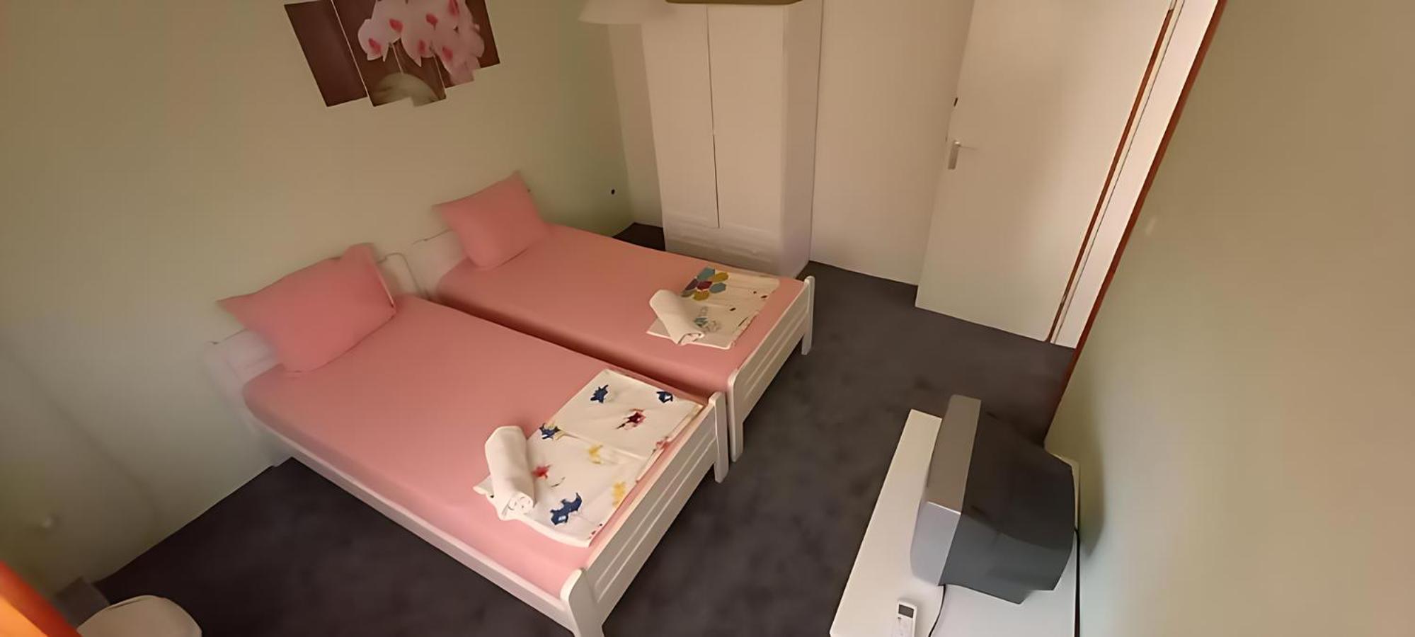 קיטן Guesthouse Flora מראה חיצוני תמונה
