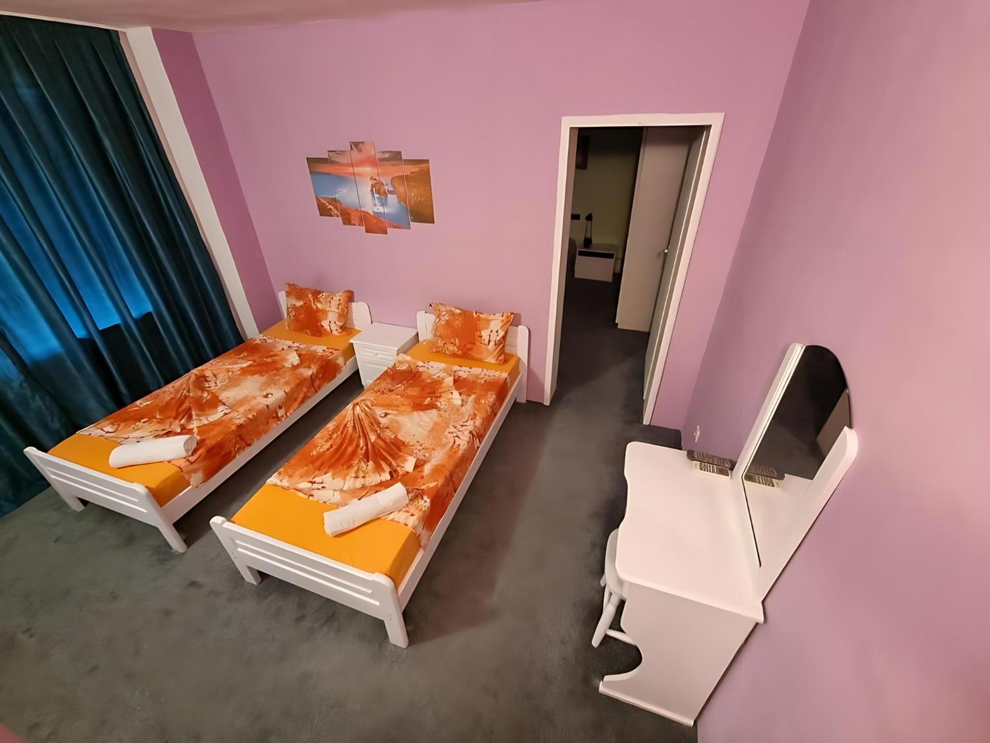 קיטן Guesthouse Flora מראה חיצוני תמונה