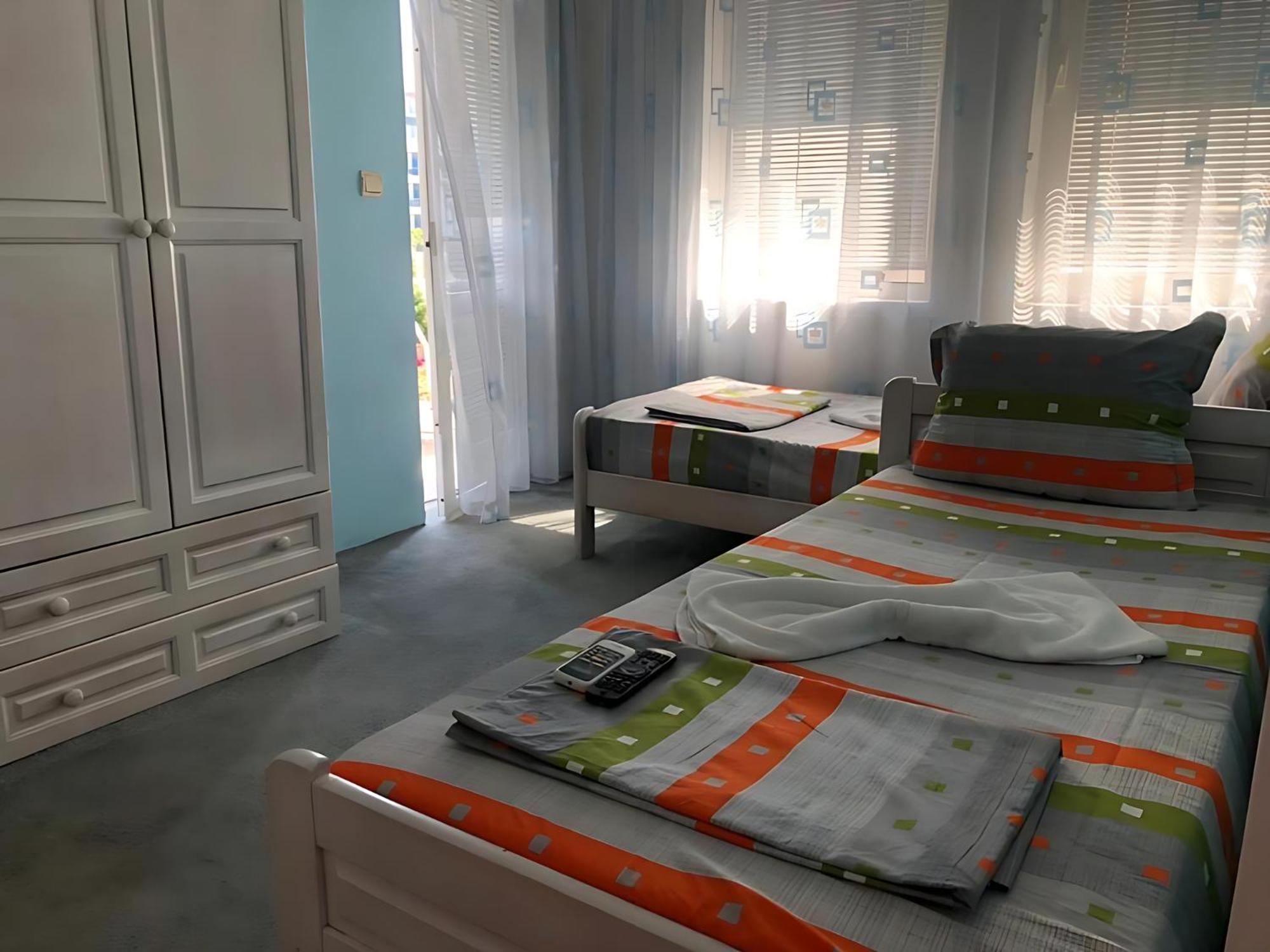 קיטן Guesthouse Flora מראה חיצוני תמונה