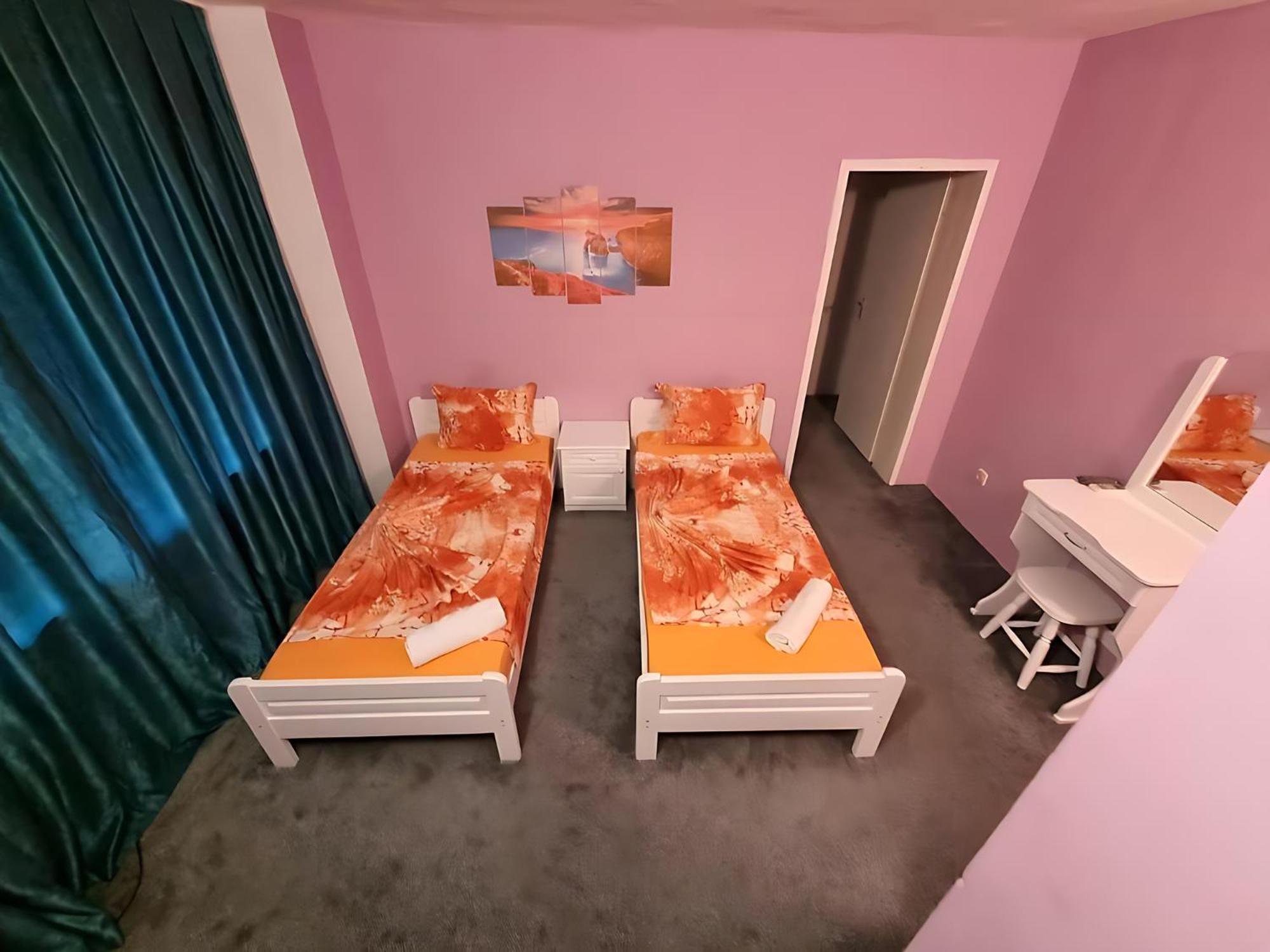 קיטן Guesthouse Flora מראה חיצוני תמונה