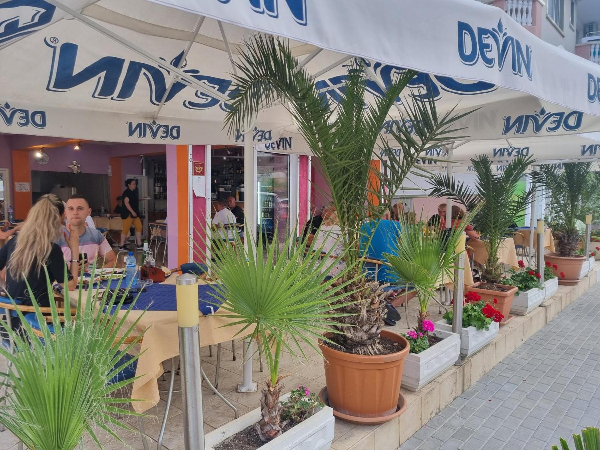 קיטן Guesthouse Flora מראה חיצוני תמונה