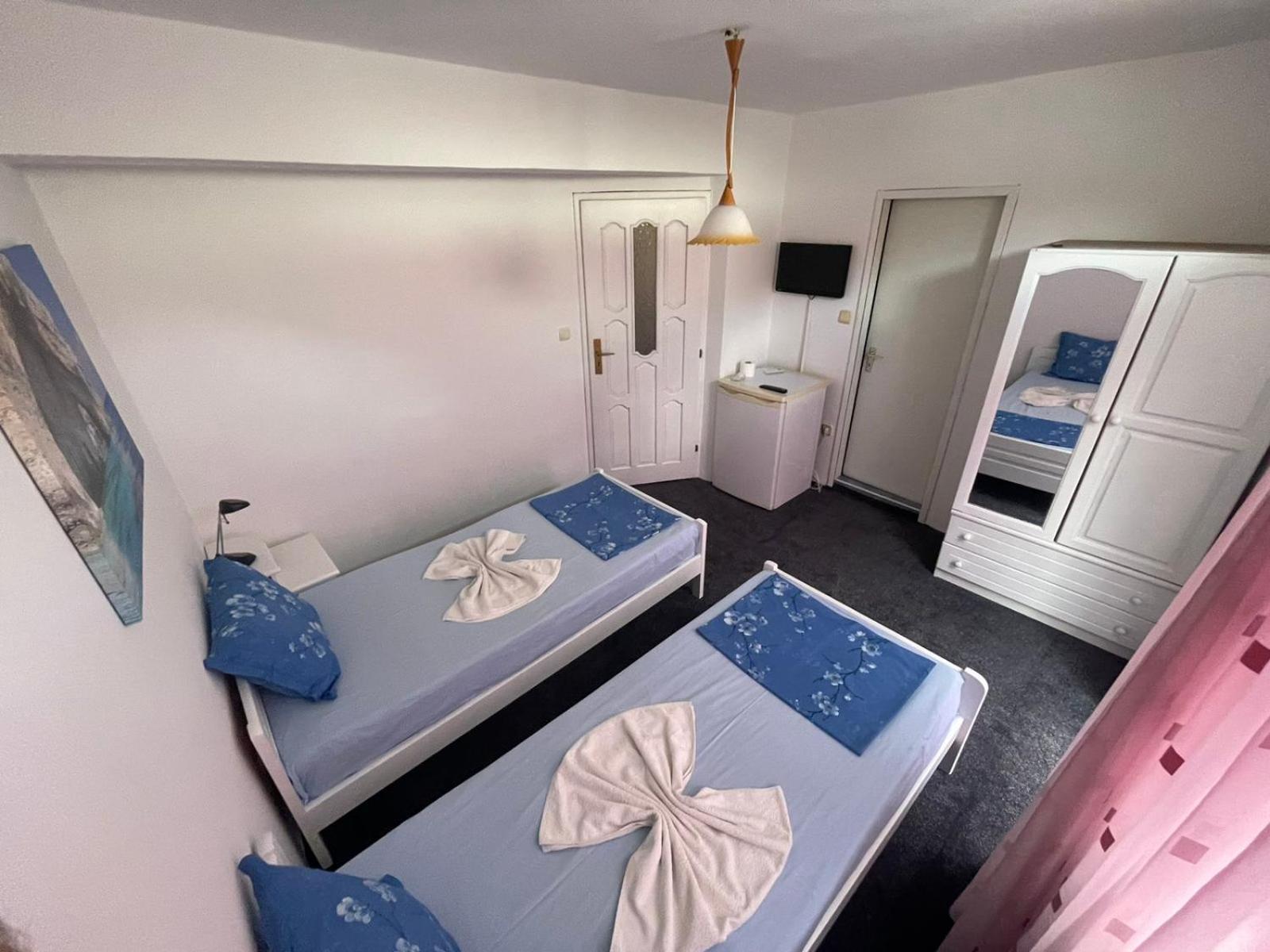 קיטן Guesthouse Flora מראה חיצוני תמונה